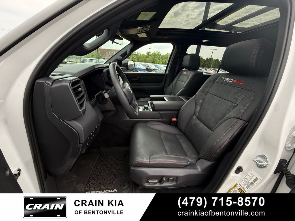2025 Toyota Sequoia TRD Pro - 4WD / PANORAMIC SUNROOF / ONE OWNER