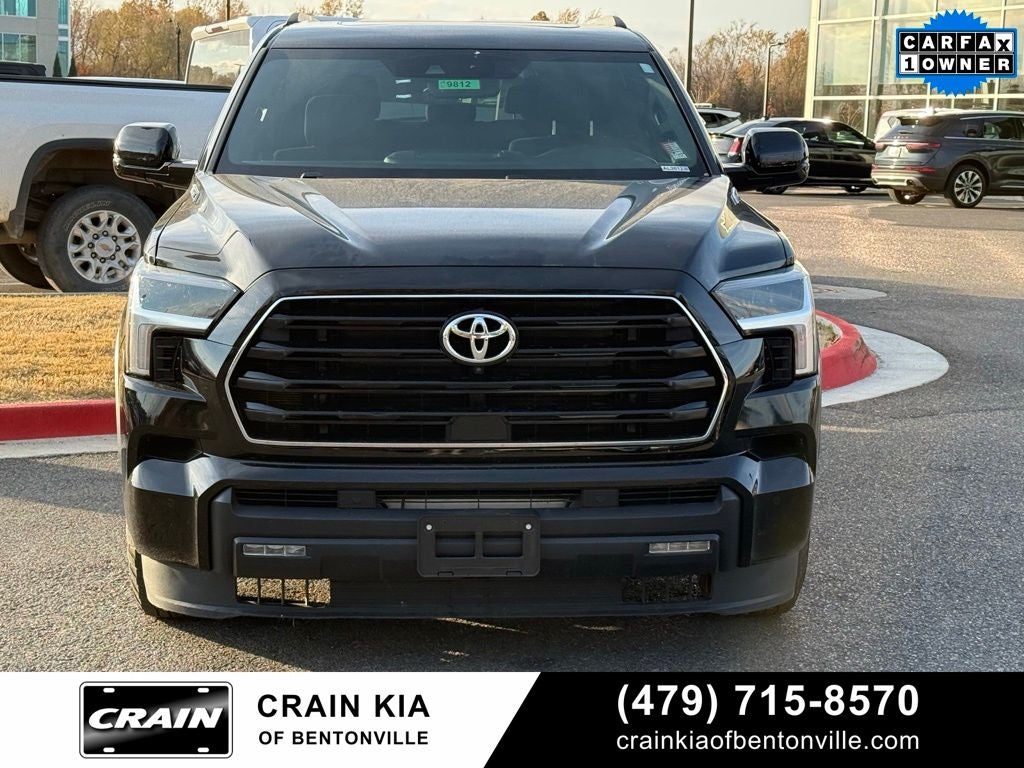 2025 Toyota Sequoia SR5 - 4WD / SUNROOF / CARFAX ONE OWNER