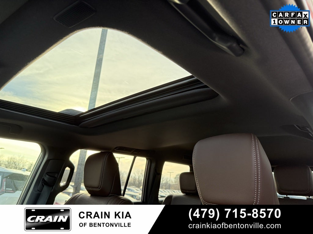 2025 Toyota Land Cruiser Base - PREMIUM / 4WD / SUNROOF / 1 OWNER