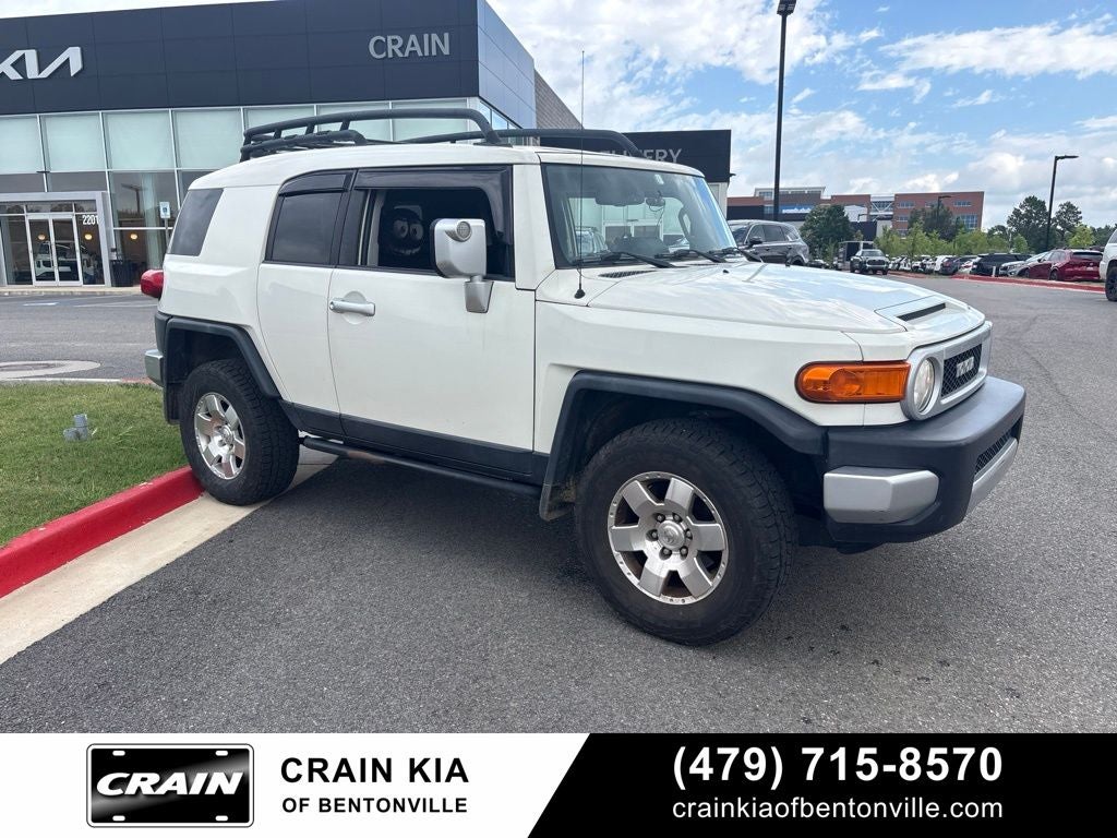2010 Toyota FJ Cruiser Base - 4WD / CLEAN CARFAX