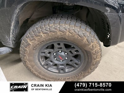 2023 Toyota 4Runner SR5 - 4WD / LIFTED! / 3RD ROW