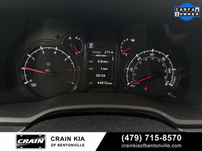2023 Toyota 4Runner SR5 - 4WD / CLEAN CARFAX / ONE OWNER