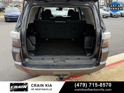 2023 Toyota 4Runner SR5 - 4WD / CLEAN CARFAX / ONE OWNER