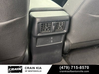 2025 Toyota 4Runner SR5 - 4WD / CLEAN CARFAX / ONE OWNER