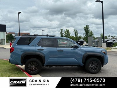 2025 Toyota 4Runner SR5 - 4WD / CLEAN CARFAX / ONE OWNER