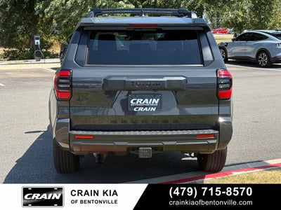 2025 Toyota 4Runner SR5 - 4WD / CLEAN CARFAX / ONE OWNER