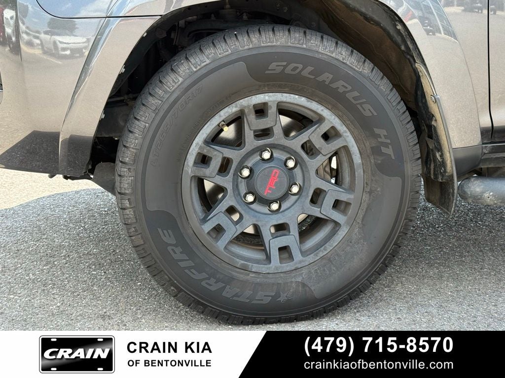 2020 Toyota 4Runner SR5 Premium - SUNROOF / CLEAN CARFAX / PREMIUM