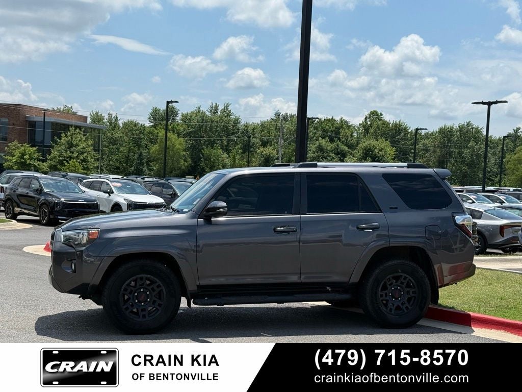 2020 Toyota 4Runner SR5 Premium - SUNROOF / CLEAN CARFAX / PREMIUM