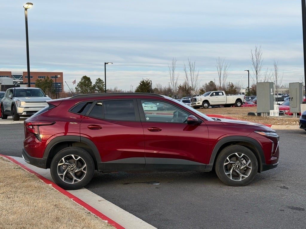 2025 Chevrolet Trax LT - CLEAN CARFAX / ONE OWNER