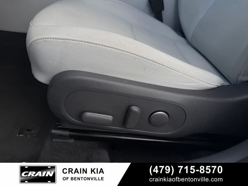 2025 Hyundai KONA SEL - CLEAN CARFAX / ONE OWNER