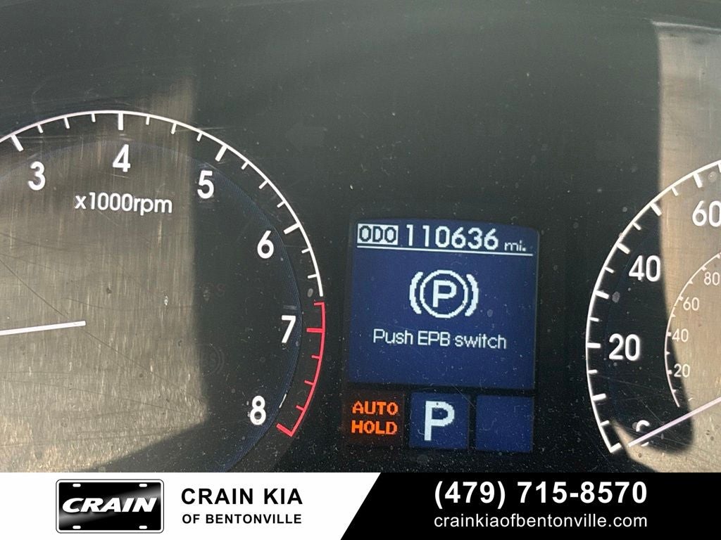 2011 Hyundai GENESIS 4.6 - AWD / SUNROOF / ONE OWNER