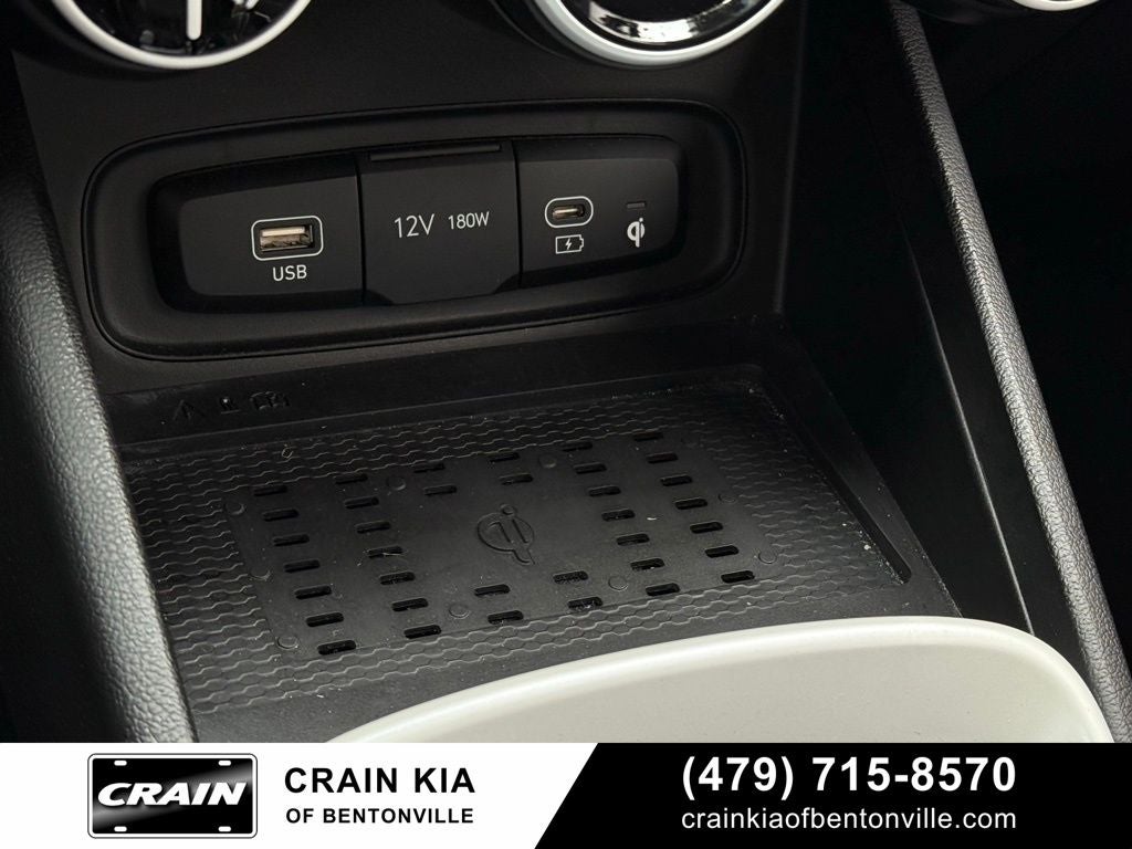 2024 Hyundai VENUE Limited - CLEAN CARFAX / ONE OWNER