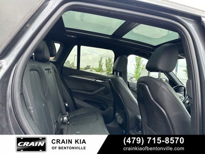 2017 BMW X1 sDrive28i - CLEAN CARFAX / PANORAMIC SUNROOF