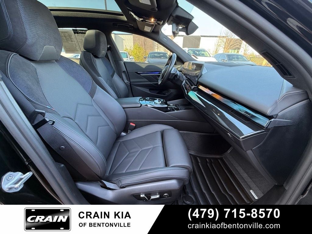 2024 BMW i5 M60 - AWD / PANORAMIC SUNROOF / CLEAN CARFAX