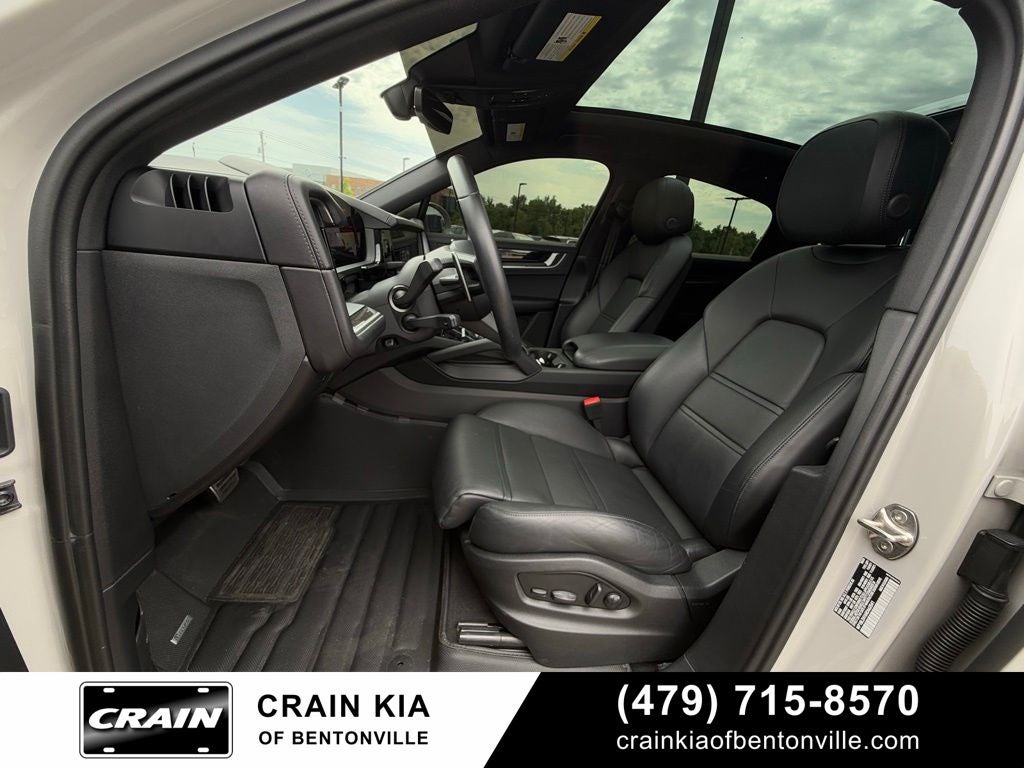 2024 Porsche Cayenne Coupe S - AWD / PANORAMIC SUNROOF / ONE OWNER