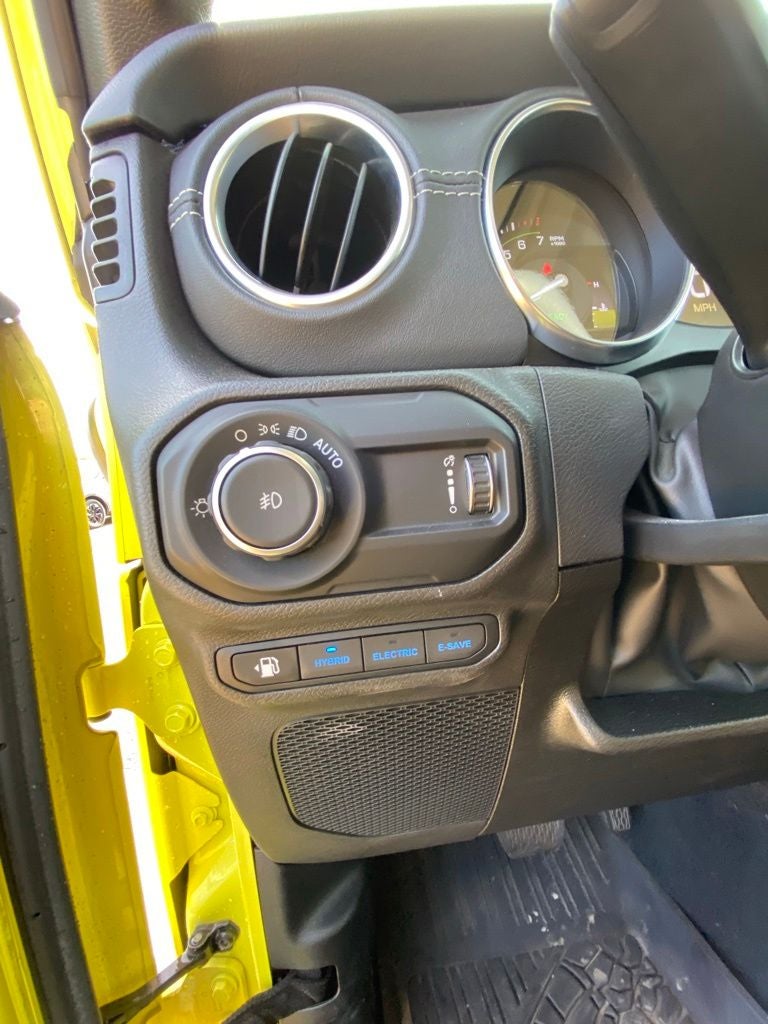 2023 Jeep Wrangler Rubicon 4xe 4X4 / CLEAN CARFAX / ONE OWNER
