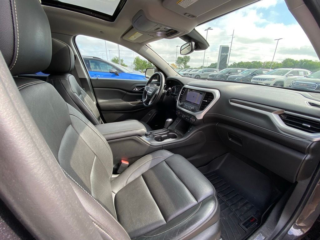 2017 GMC Acadia SLT-2 MOONROOF / REAR DVD ENTERTAINMENT