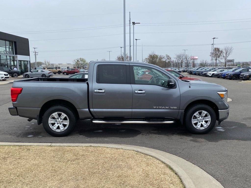2018 Nissan Titan SV 4X4 / NAV / HEATED SEATS