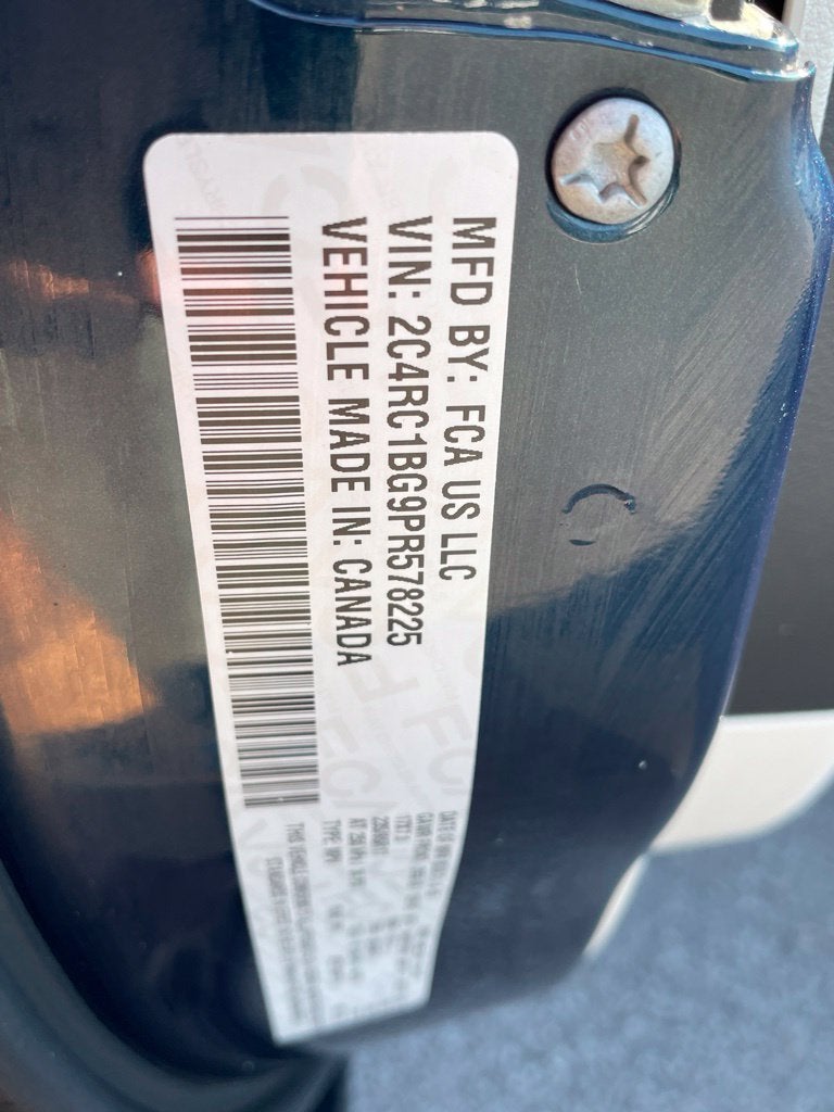 2023 Chrysler Pacifica Touring L HEATED SEATS / POWER DRIVERS SEAT