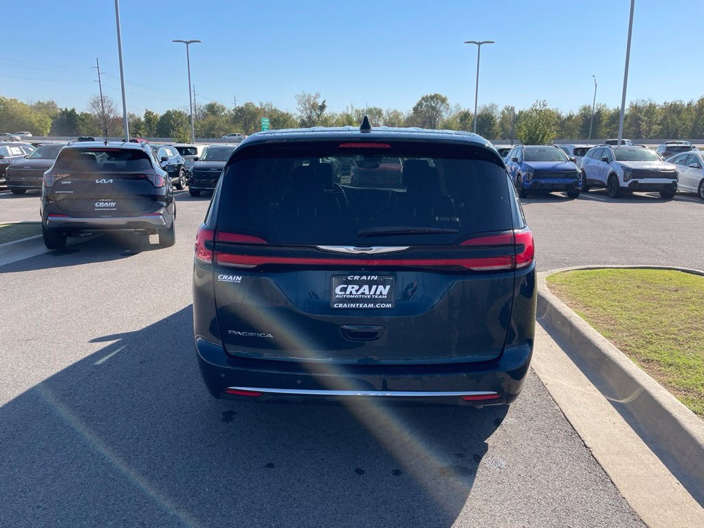 2023 Chrysler Pacifica Touring L HEATED SEATS / POWER DRIVERS SEAT