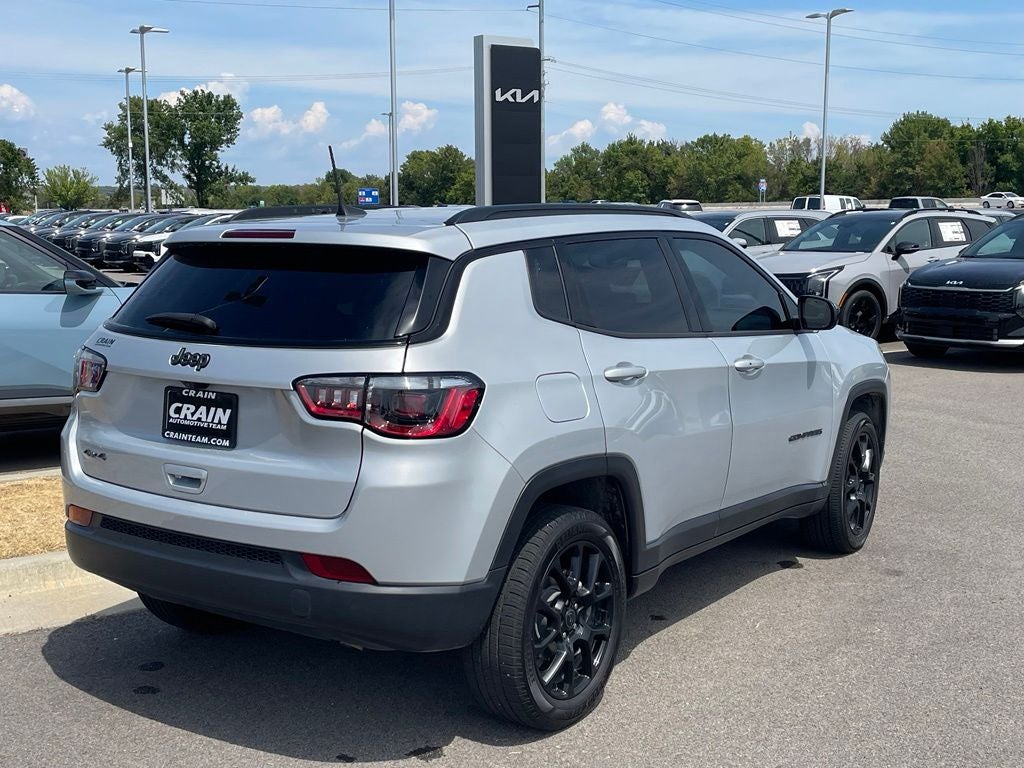 2025 Jeep Compass Latitude 4X4 / HEATED SEATS / ONE OWNER