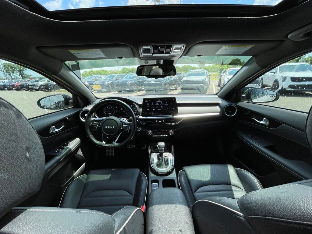 2023 Kia Forte GT-Line SUNROOF / NAV / HEATED SEATS