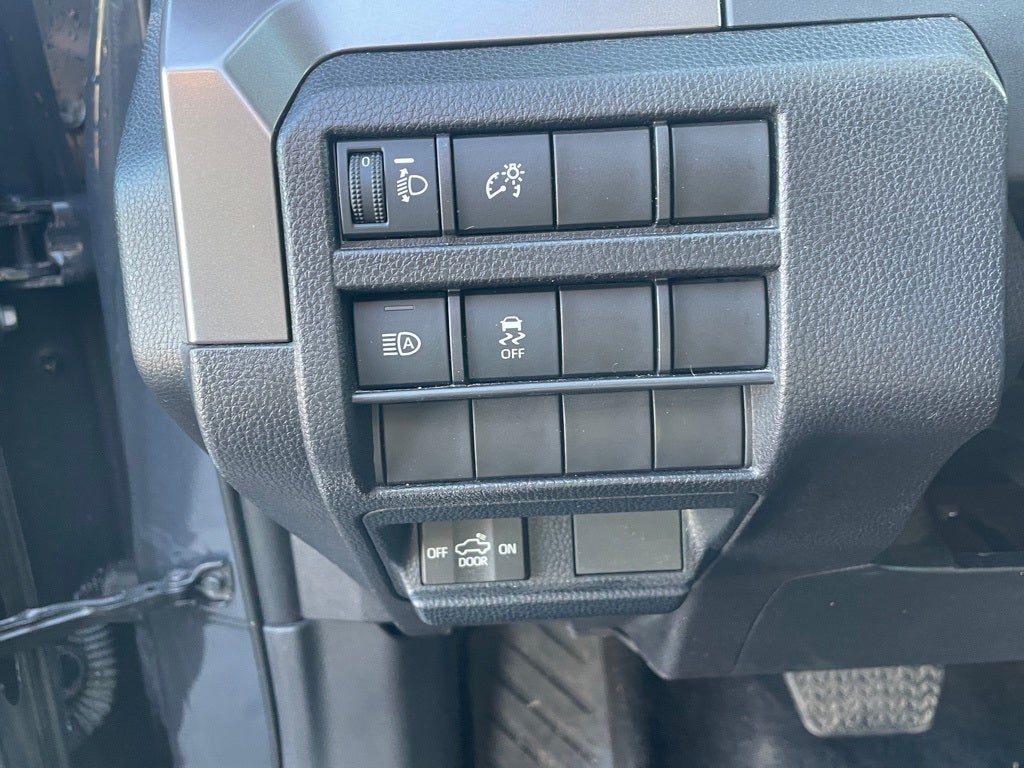 2024 Toyota Tacoma SR5 RWD / ONE OWNER / CLEAN CARFAX