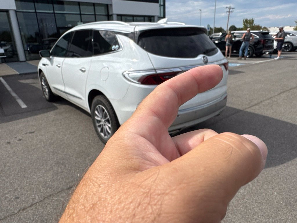 2022 Buick Enclave Essence