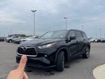 2020 Toyota Highlander XLE MOONROOF / HEATED SEATS