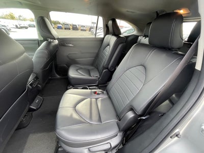 2024 Toyota Highlander LE SUNROOF / CAPT CHAIRS / 3RD ROW