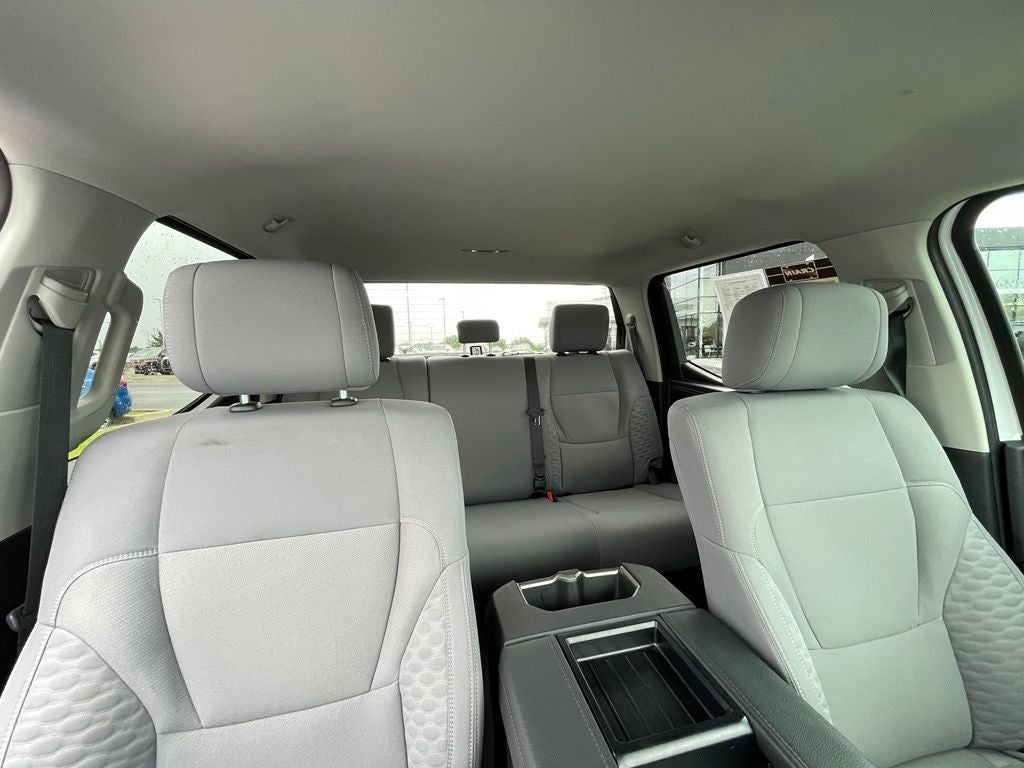 2024 Toyota Tundra SR5 4X4 / ONE OWNER / CLEAN CARFAX