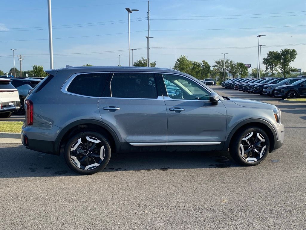 2025 Kia Telluride S SUNROOF / NAV / LEATHER / HEATED SEATS