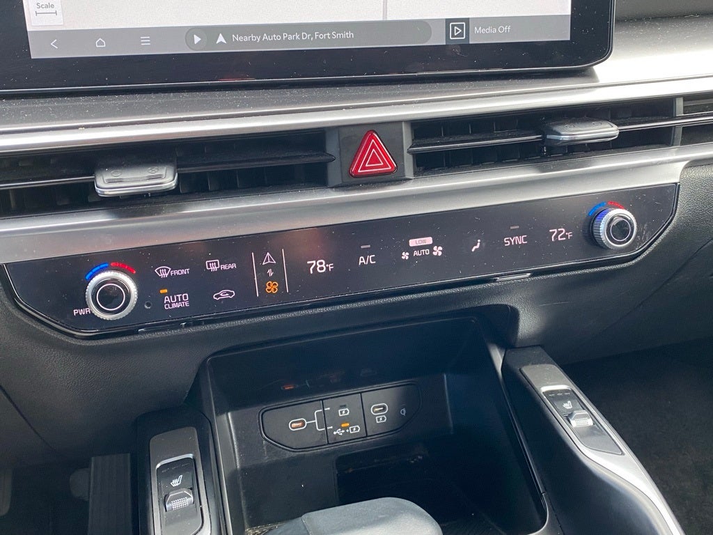 2024 Kia Sorento S AWD / HEATED SEATS