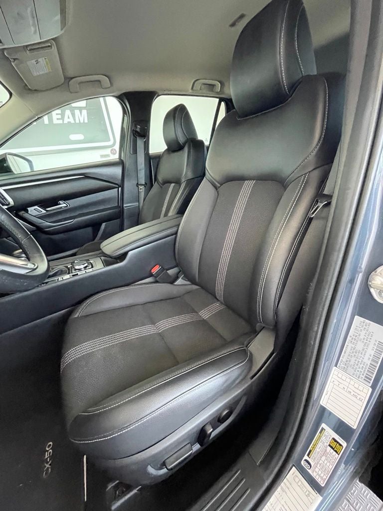 2025 Mazda Mazda CX-50 2.5 S Preferred Package HEATED SEATS / ONE OWNER / AWD