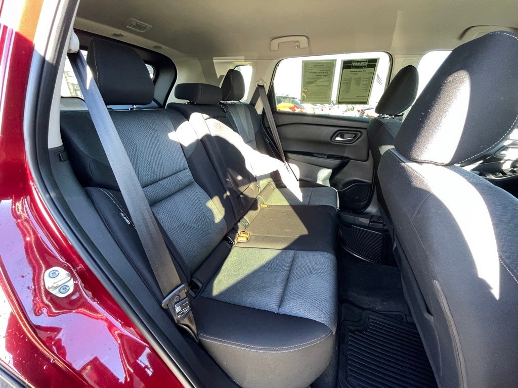 2025 Nissan Rogue SV AWD / ONE OWNER / POWER DRIVERS SEAT