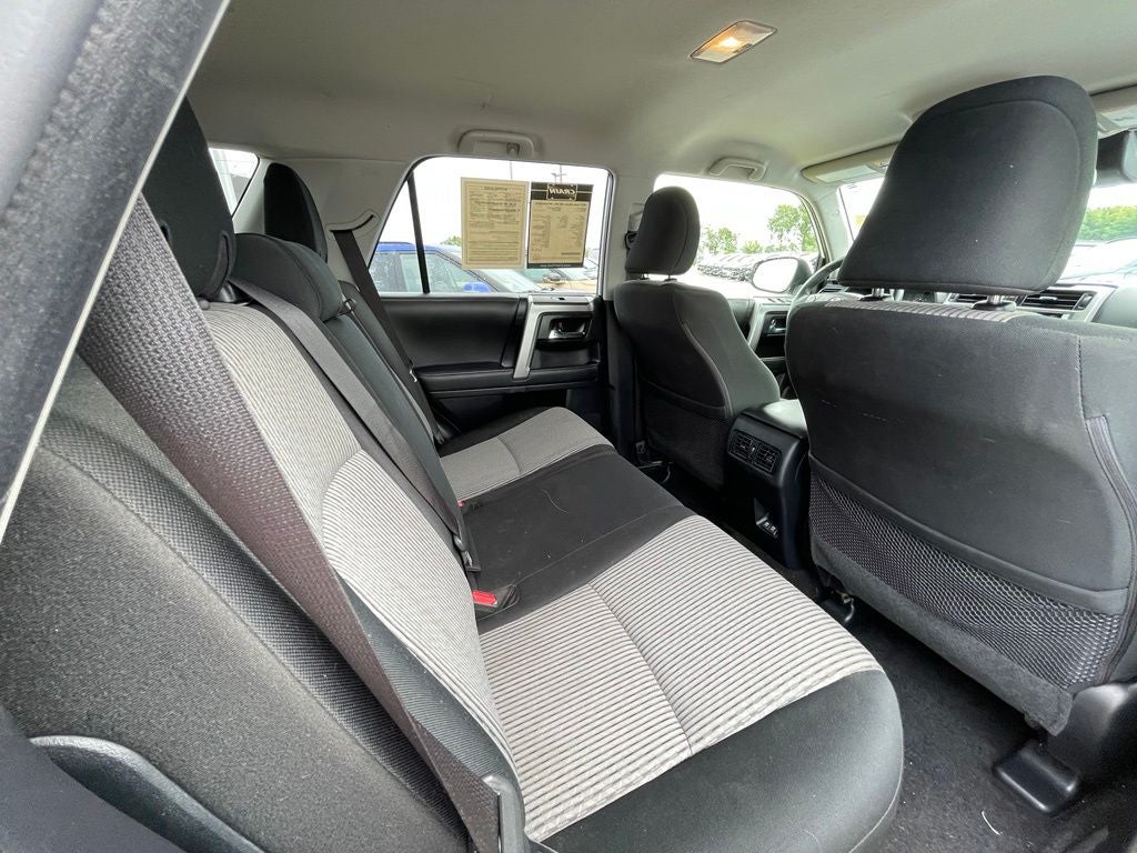 2022 Toyota 4Runner SR5 4X4 / KEYLESS ENTRY
