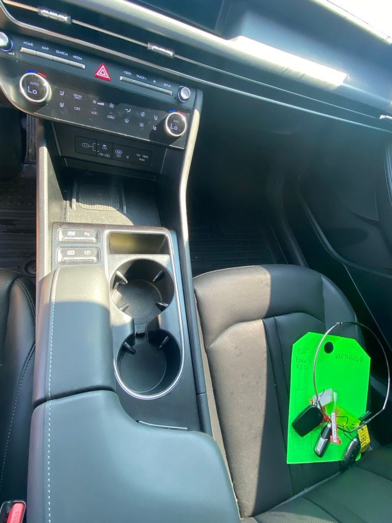 2025 Hyundai SONATA HYBRID Limited MOONROOF / NAV / ONE OWNER / HEATED SEATS