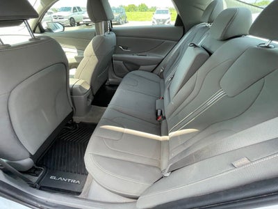 2024 Hyundai ELANTRA SEL NAVIGATION / HEATED SEATS