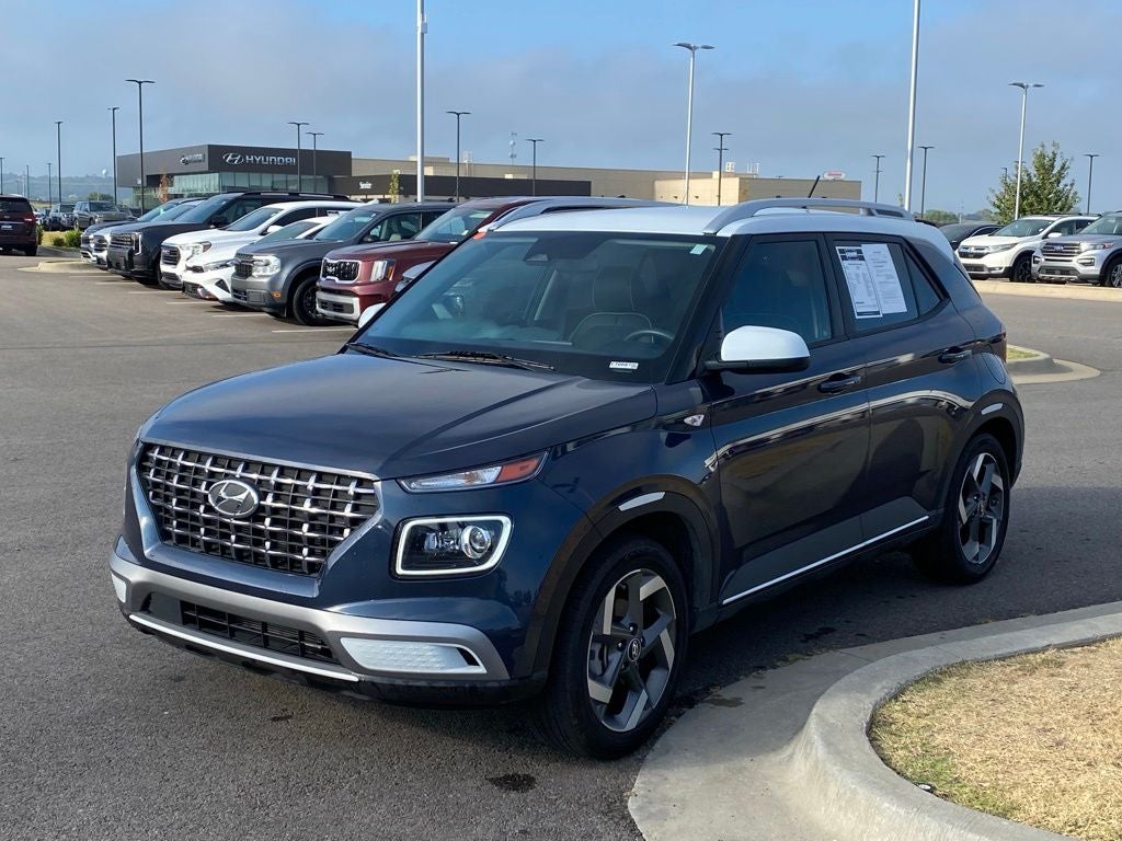 2025 Hyundai VENUE Limited ONE OWNER / HEATED SEATS / NAV