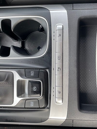 2024 Kia Carnival LX ONE OWNER / CLEAN CARFAX