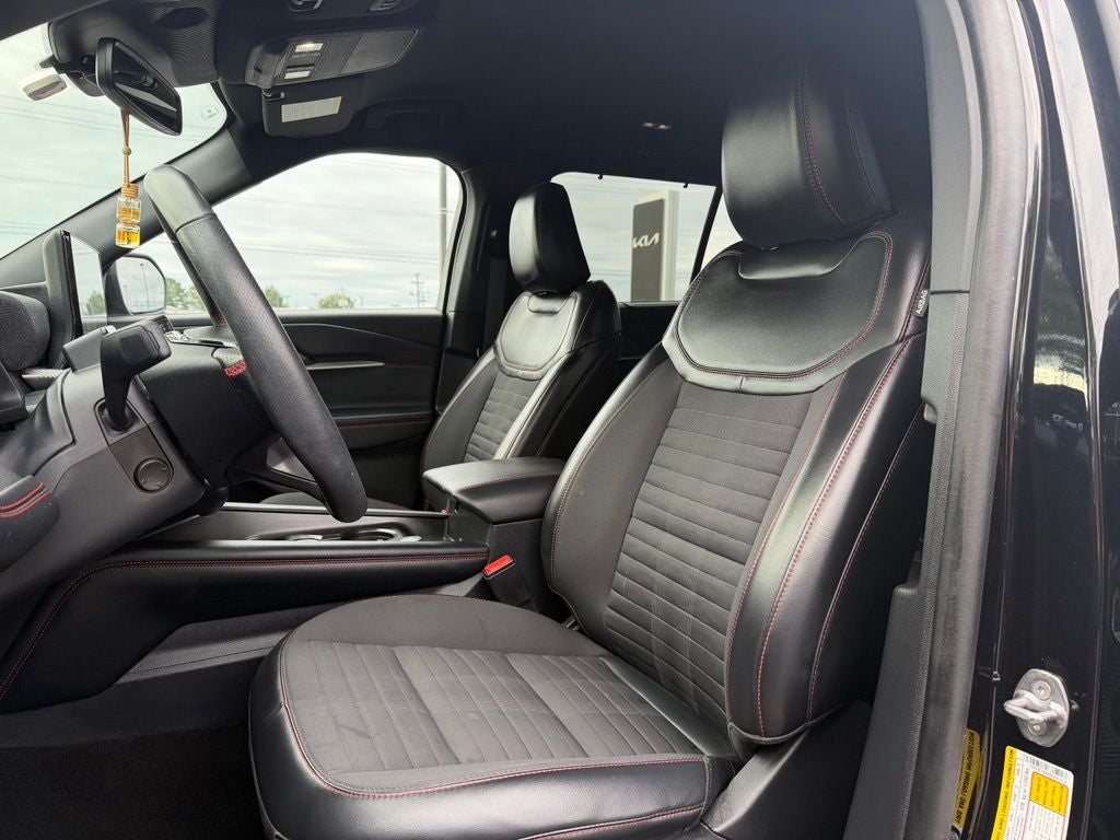 2025 Ford Explorer ST-Line *PREMIUM PACKAGE, Clean Carfax, One-Owner