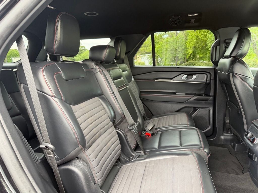 2025 Ford Explorer ST-Line *PREMIUM PACKAGE, Clean Carfax, One-Owner