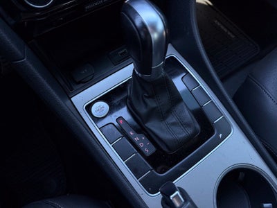 2021 Volkswagen Passat 2.0T R-Line R-Line w/ Sunroof