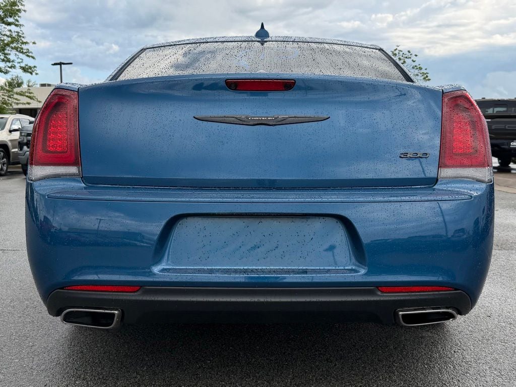 2022 Chrysler 300 Touring