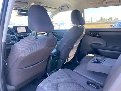 2024 Toyota Highlander LE