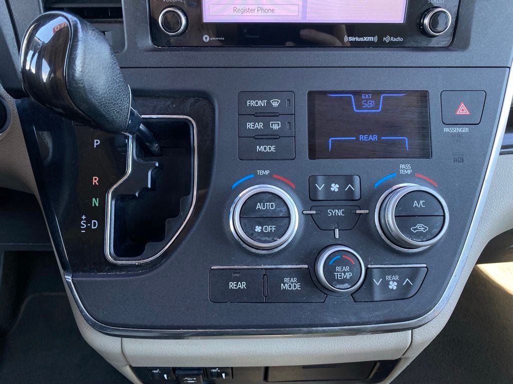 2019 Toyota Sienna XLE 8 Passenger