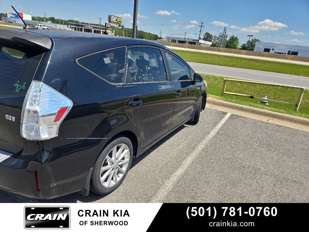 2013 Toyota Prius v Five