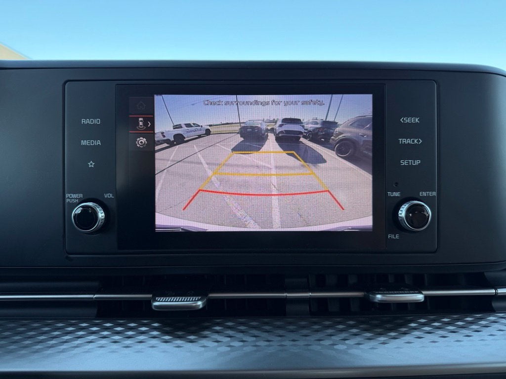 2024 Kia Carnival LX