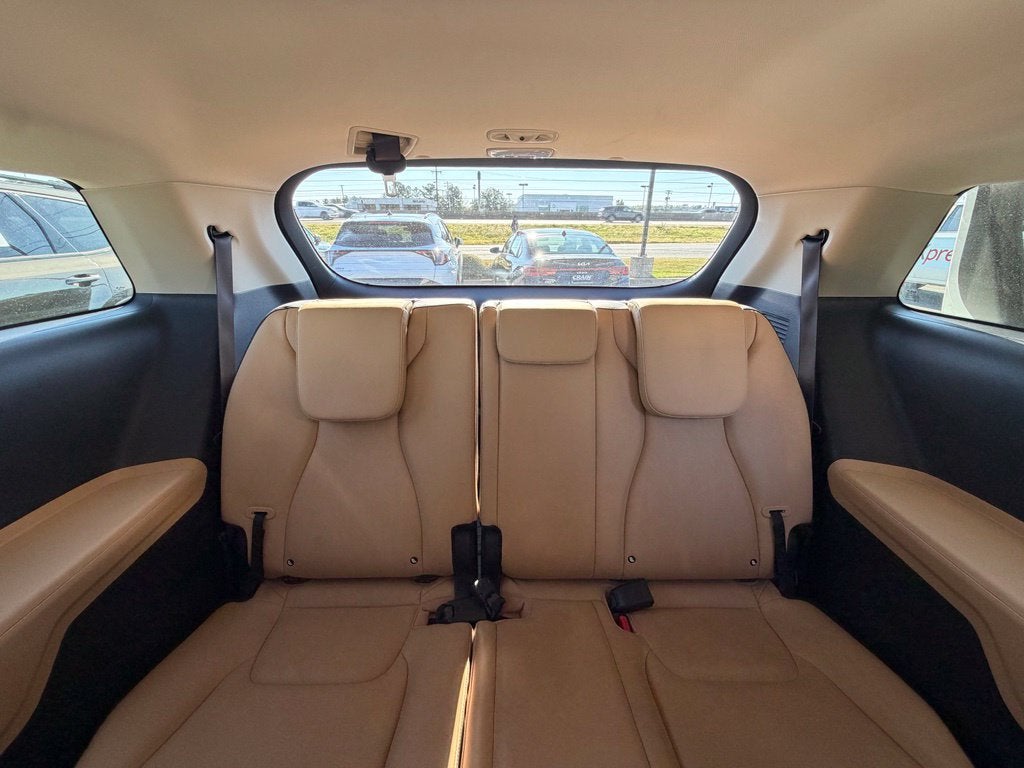 2024 Kia Carnival LX