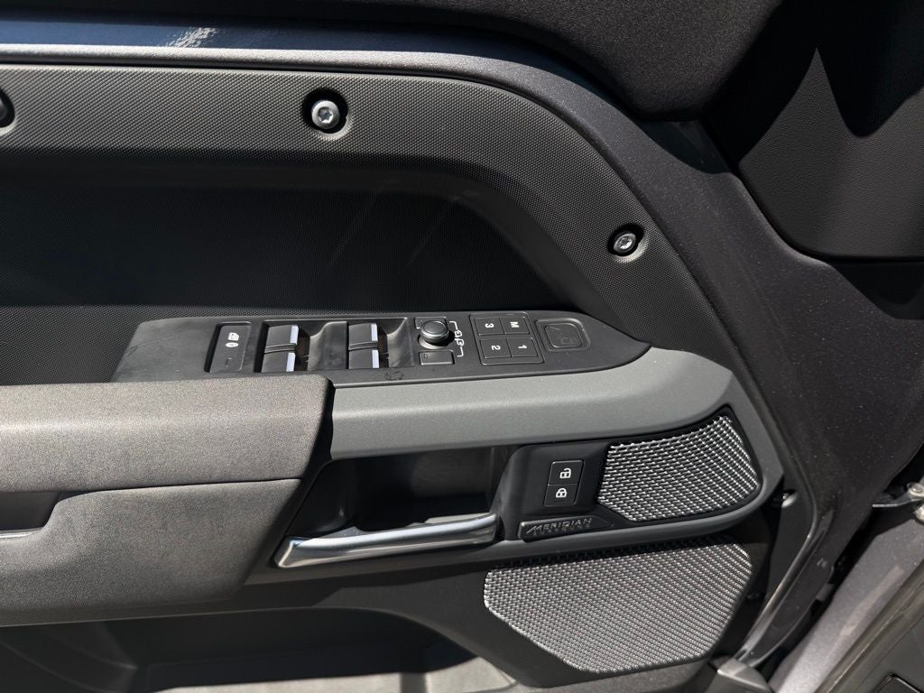 2022 Land Rover Defender 110 X-Dynamic SE